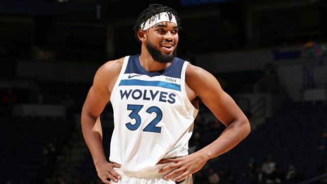 两人目前同 两人目前同