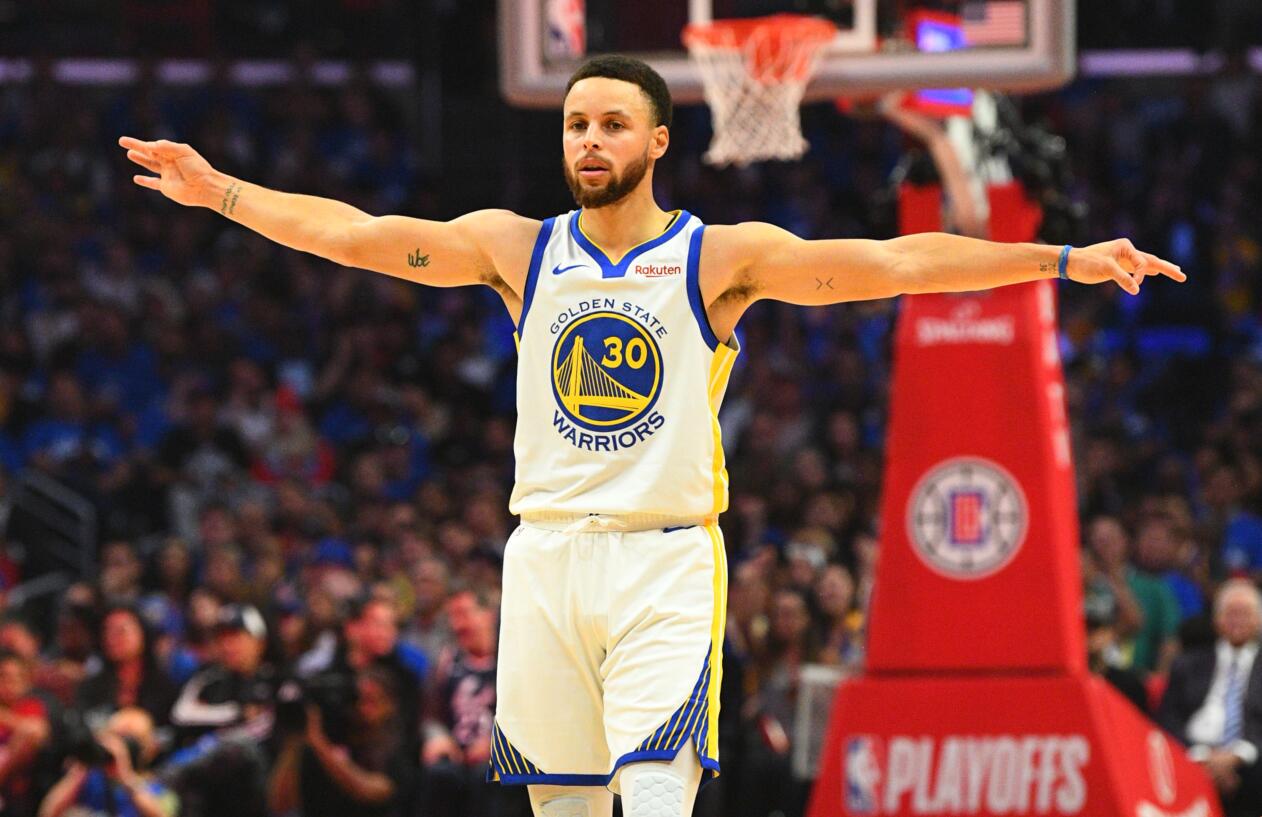 一名年轻主 一名年轻主